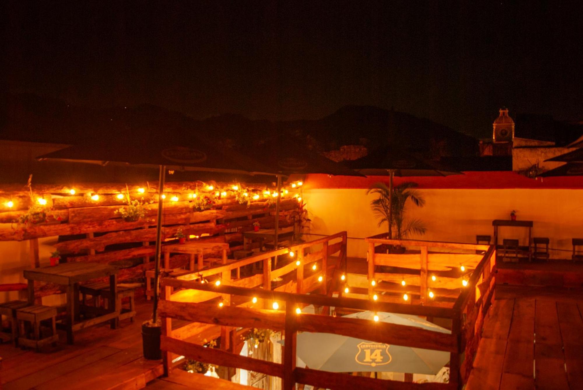 Kamazoztz Hostel And Travel أنتيغوا غواتيمالا المظهر الخارجي الصورة