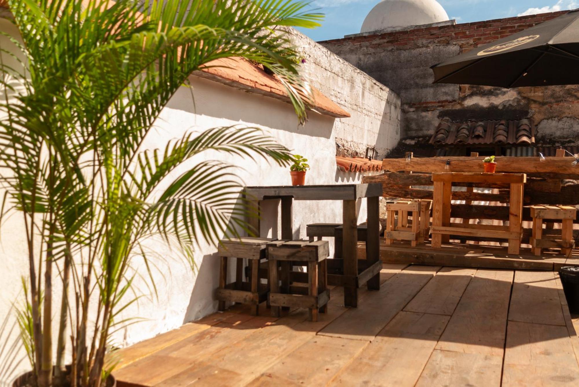 Kamazoztz Hostel And Travel أنتيغوا غواتيمالا المظهر الخارجي الصورة