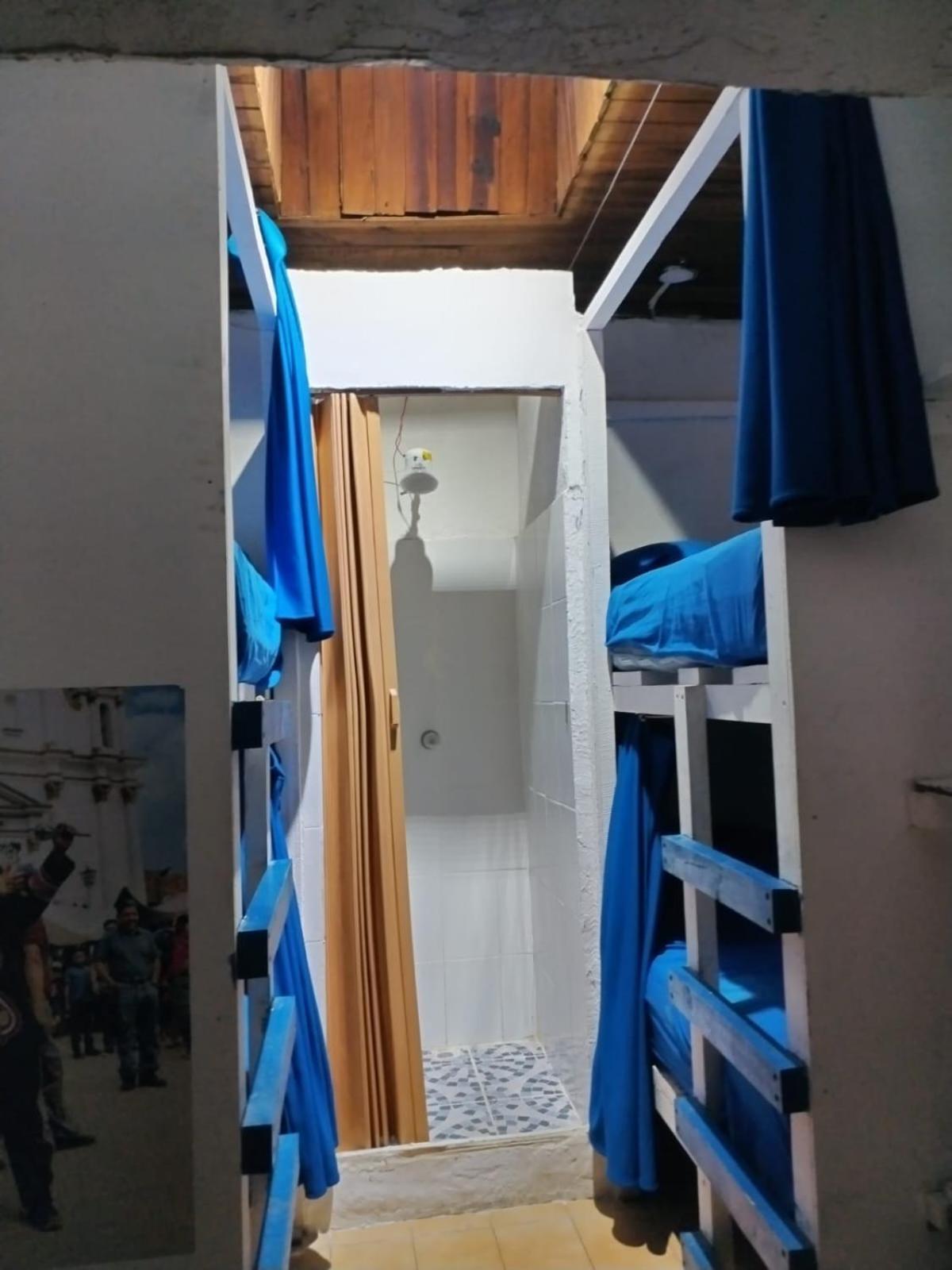 Kamazoztz Hostel And Travel أنتيغوا غواتيمالا المظهر الخارجي الصورة